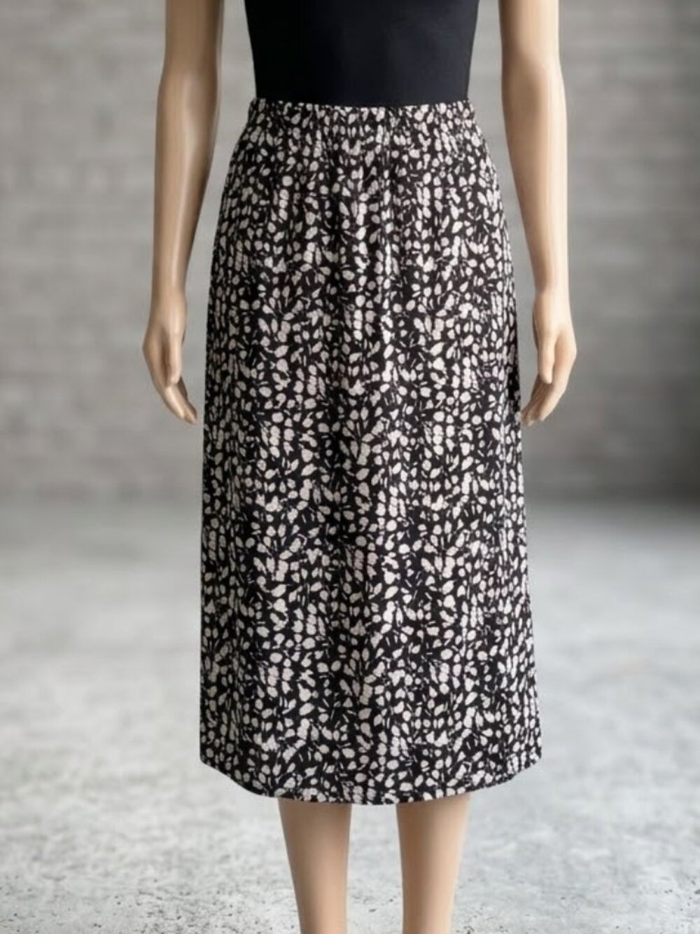 Sag Harbor Vintage 90s Plus Size 2X Black Tulip Floral Rayon Midi Skirt Cottagec